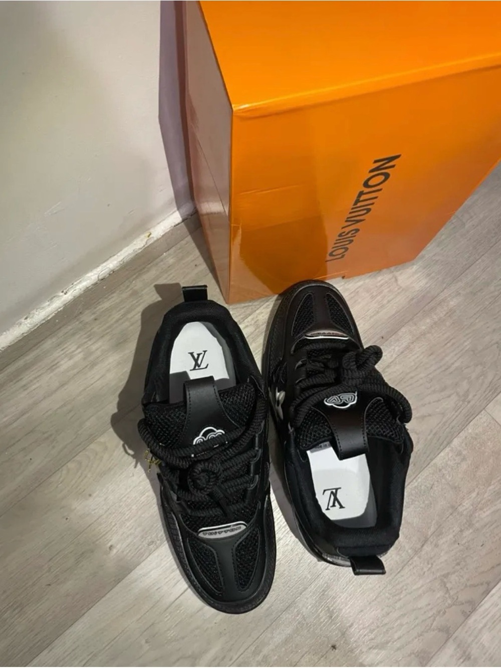 Designer shoes - Picture 2 of 5